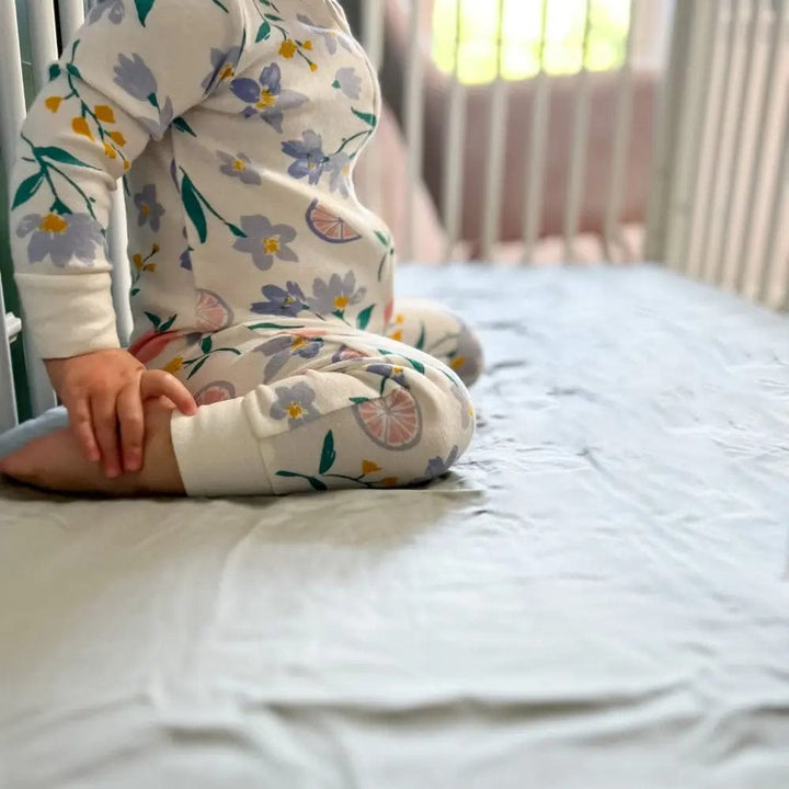 ettitude CleanBamboo® Signature Sateen Crib & Toddler Fitted Sheet