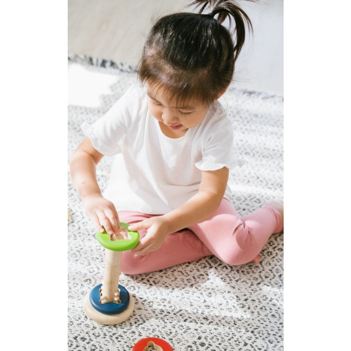 PlanToys USA Twist & Sort