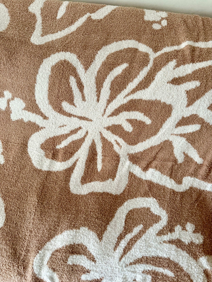 Sundream Hibiscus Plush Throw - Dune