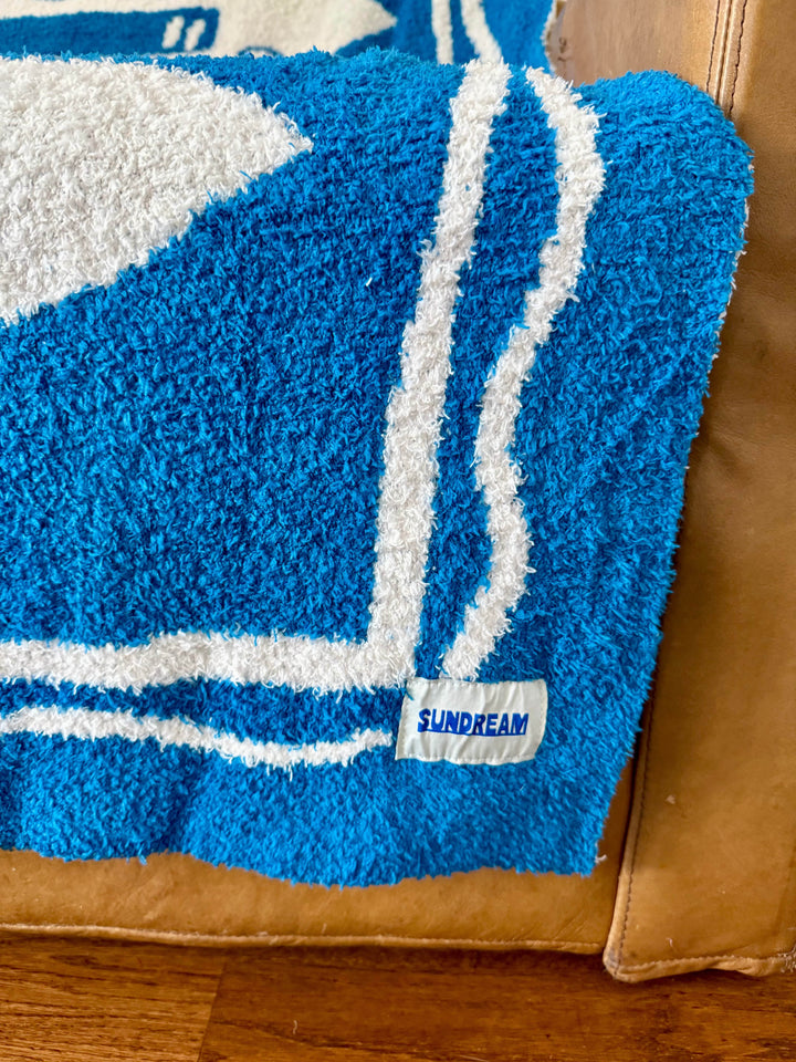 Sundream Pacific Row Plush Throw - Swell Blue