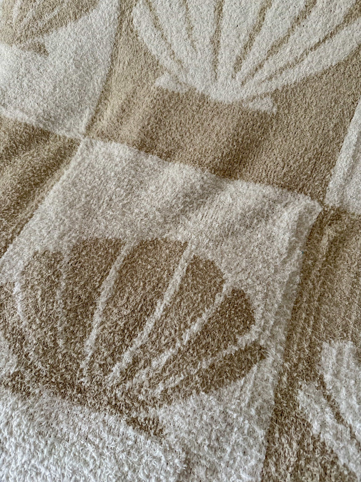Sundream ShellCheck Plush Throw - Sand + Tan