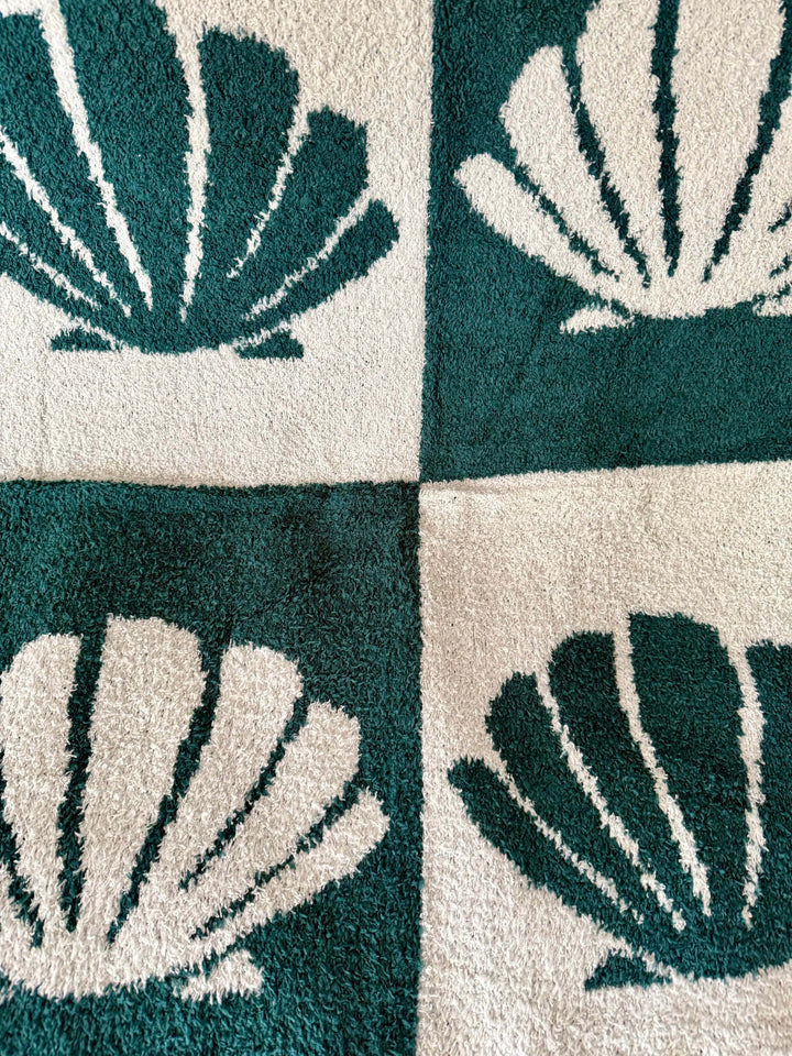 Sundream ShellCheck Plush Throw - Seaglass