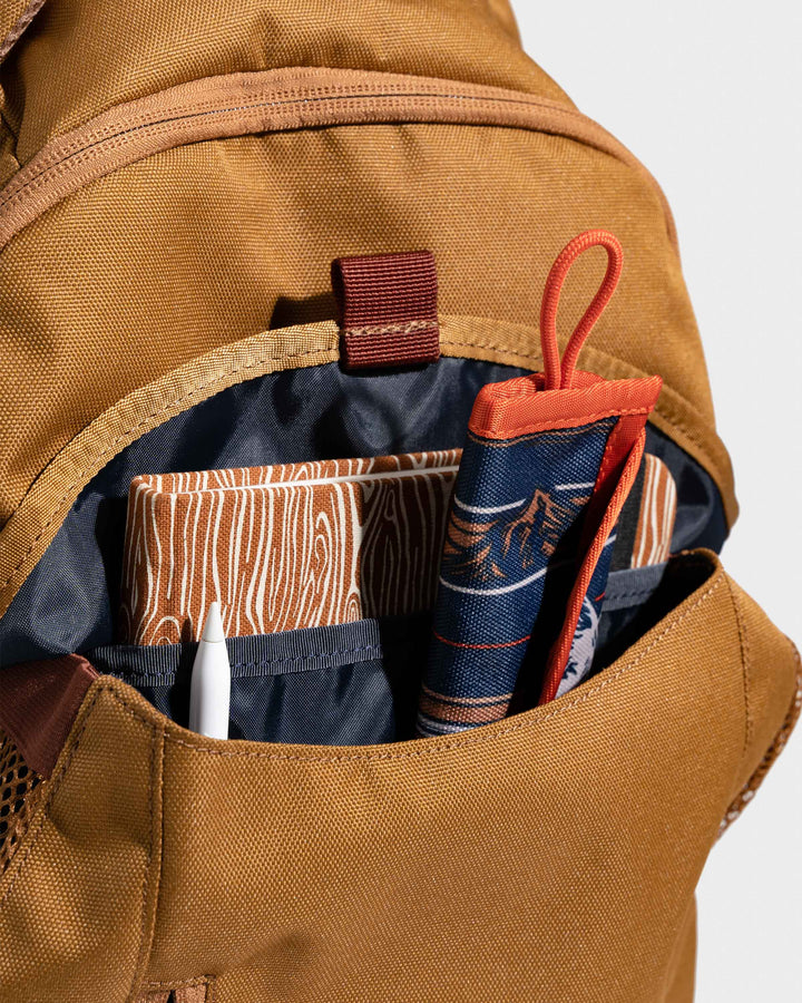 United By Blue Black (R)evolution™ 25L Transit Pack