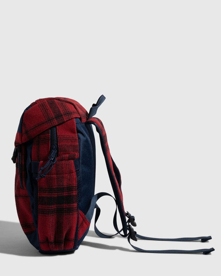 United by Blue True Red Recycled Wool 9L Sidekick