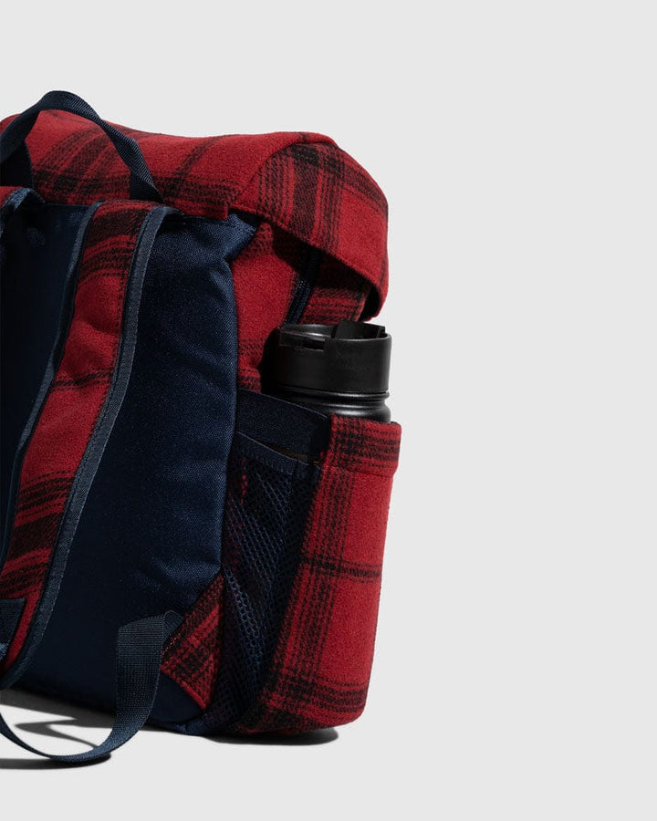 United by Blue True Red Recycled Wool 9L Sidekick