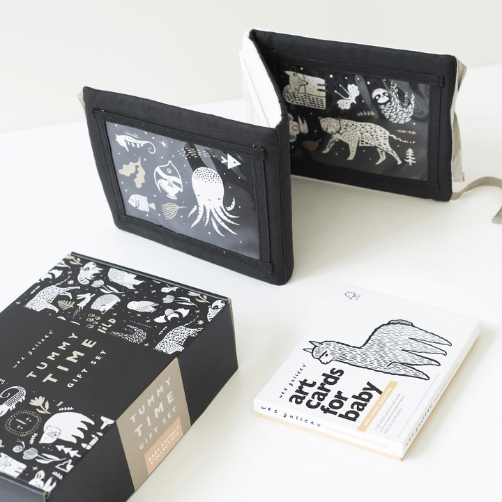 Wee Gallery Baby Tummy Time Gallery with Mirror Gift Set