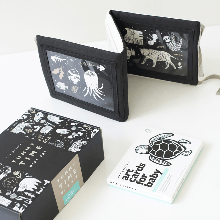 Wee Gallery Baby Tummy Time Gallery with Mirror Gift Set