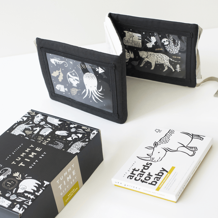 Wee Gallery Baby Tummy Time Gallery with Mirror Gift Set